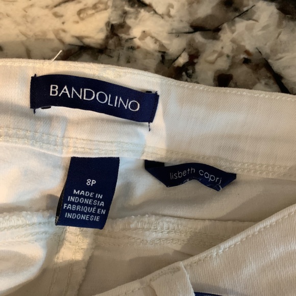 Bandolino Lisbeth curvy stretch Capri in white. NWT. Retail 78.99 - Picture 5 of 7